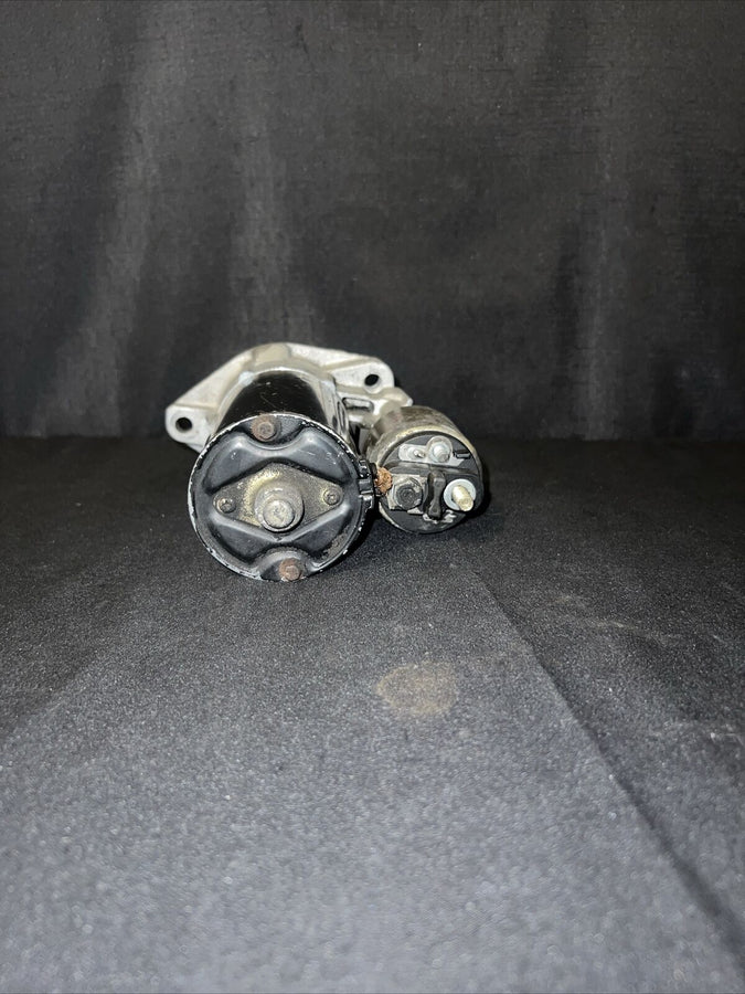 Isuzu Rodeo Bosch Starter Motor 2.7L OEM (92065921) (1998-2003)
