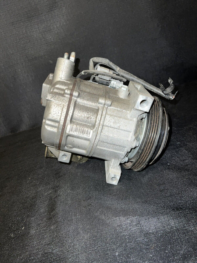 Nissan M35 A/C Compressor Oem 92600-EG00C Zexel 92600-EG00A 2006-2009