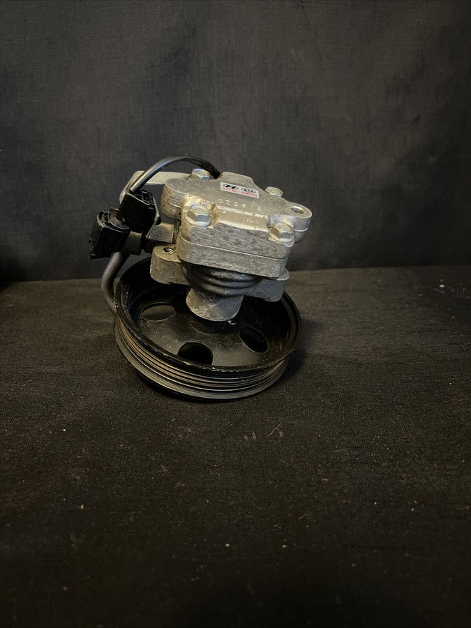 HYUNDAI GENESIS COUPE 2.0L POWER STEERING PUMP BELT DRIVEN 09-12 OEM 57180-2M000