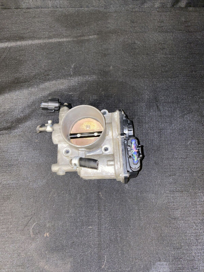 Subaru Outback Throttle Body 2.5L Subaru 16112AA300
