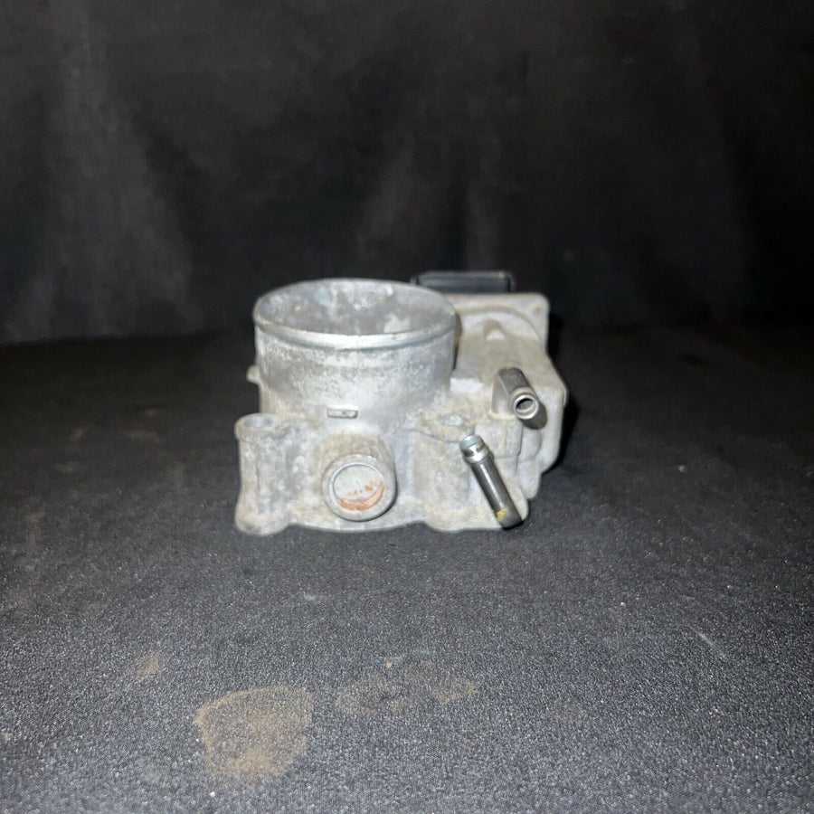 Toyota Tacoma Fuel Injection Throttle Body 2.7L OEM (22030-75020) (2005-2016)