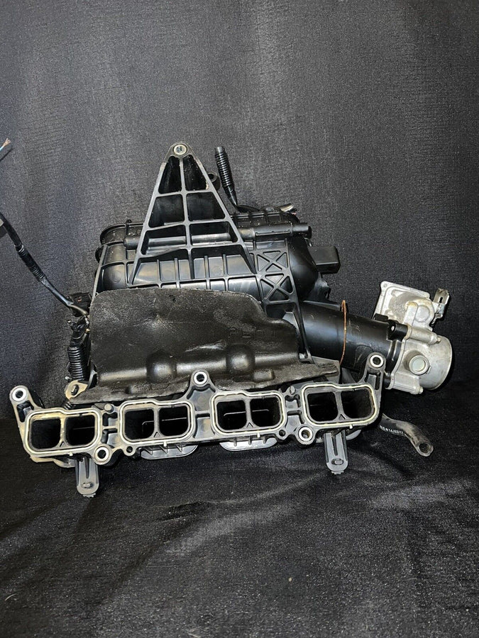 Mazda 3 Intake Manifold w/Throttle Body Oem PE1113100B 2013-2018