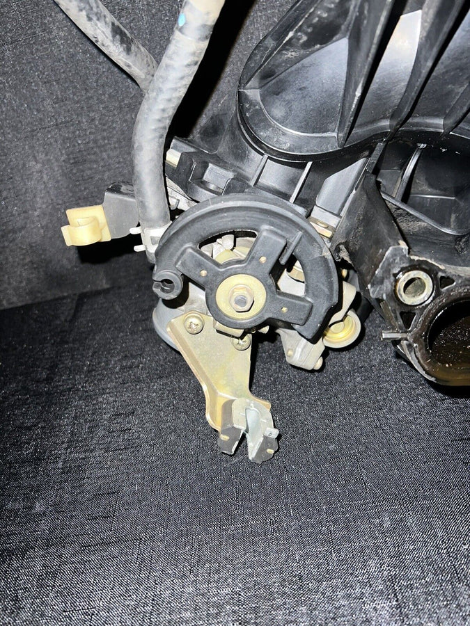 Toyota Rav4 Intake Manifold w/Throttle Body 22210-28040 Oem 2001-2004