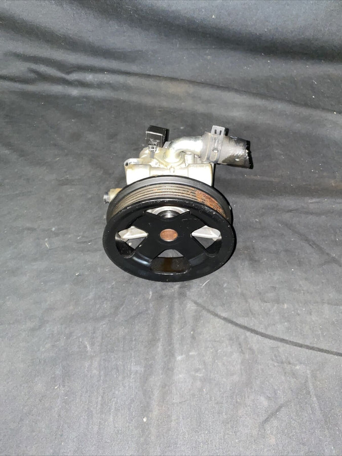 Ford power steering pump OEM ( 6x27019) (FOMOCO)