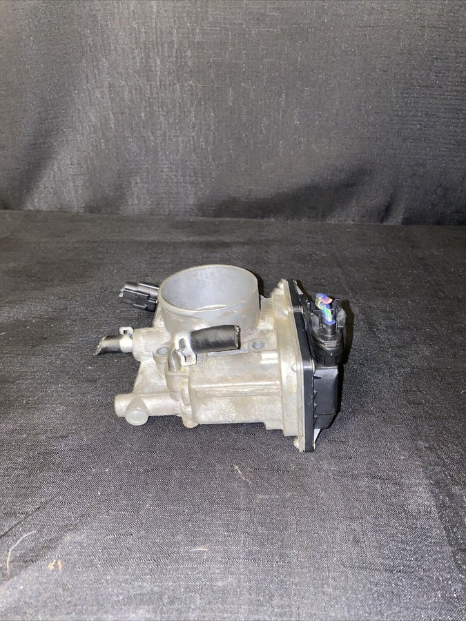 Subaru Outback Throttle Body 2.5L Subaru 16112AA300