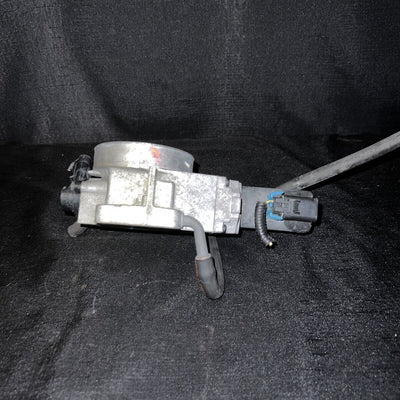 Chevrolet Silverado 1500 5.3L Throttle Body 2000-2001 OEM 17098019