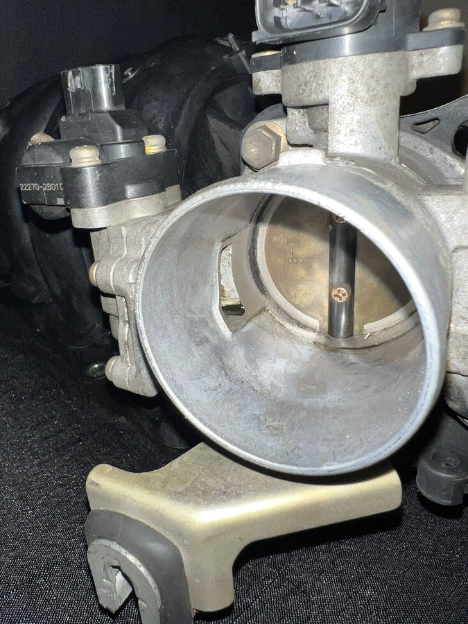 Toyota Rav4 Intake Manifold w/Throttle Body 22210-28040 Oem 2001-2004