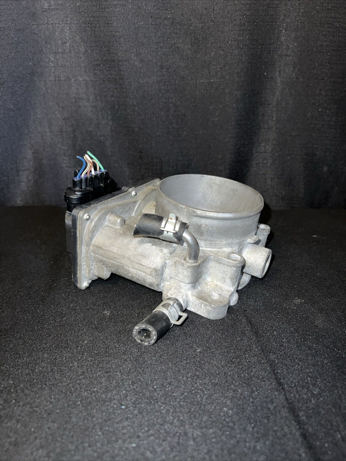 Kia Sorrento Throttle Body Assembly 3.3 OEM 35100-3CAA0 2014-2018