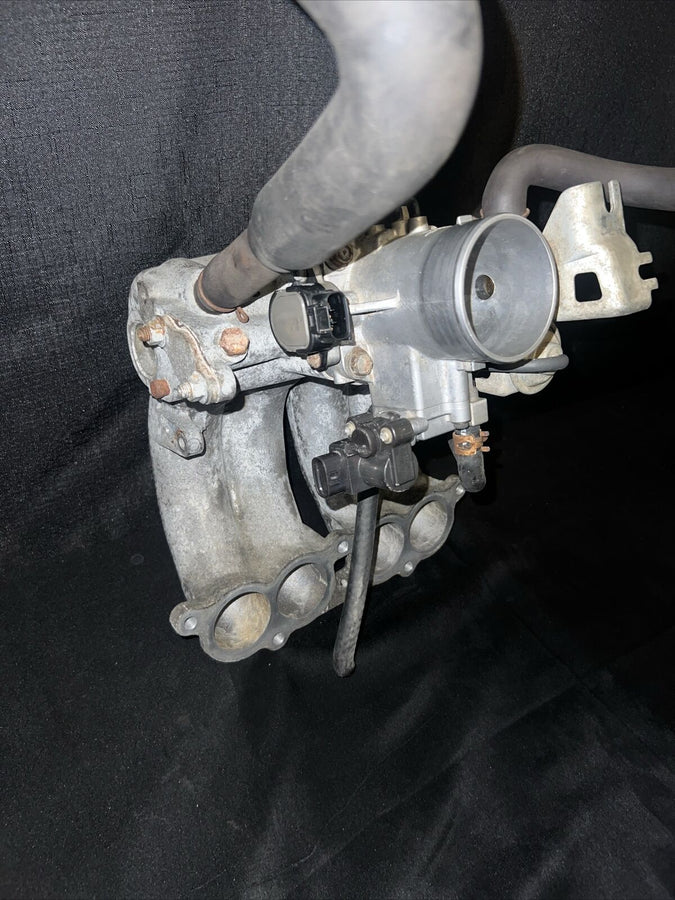 Toyota Tacoma Throttle Body 2.7L & 2.4L W  00-04 (22210-75250) AT OEM