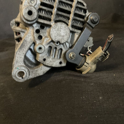 Mitsubishi Outlander Alternator L4 2.4L 03-04 OEM
