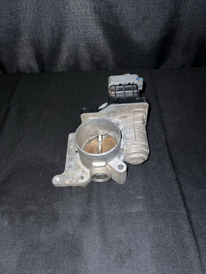 Saturn Vue Throttle Body OEM ( 236 1O6-B2) (2004-2007)