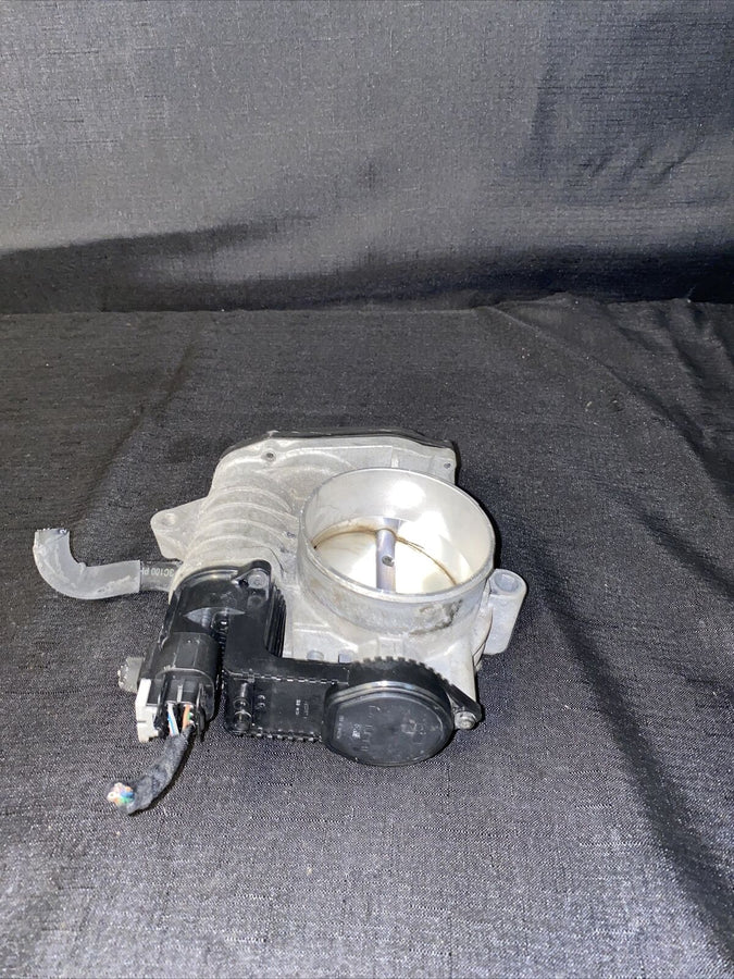 HYUNDAI Sonata Throttle Body Veracruz KIA Sedona Amanti 3.3-3.8L OE 35100-3C200