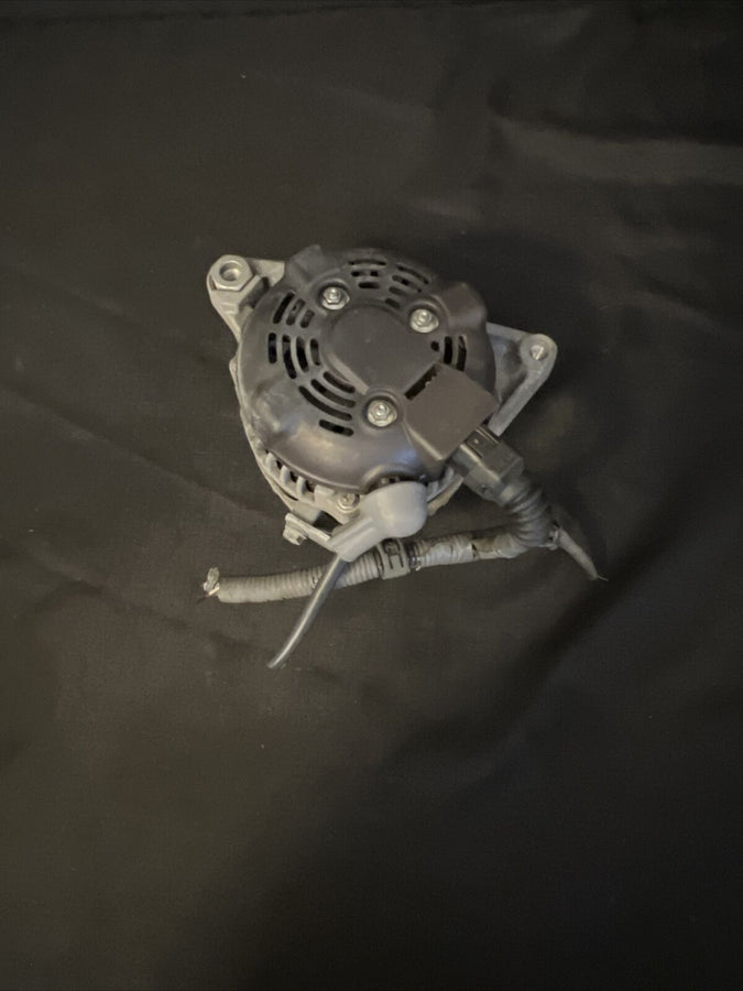Toyota Camry Alternator 2010-2011 OEM 27060-0v060