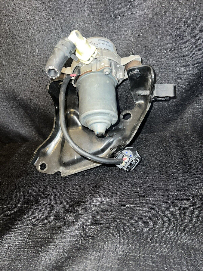 Power Brake Booster Vacuum Pump GM Parts 20939309