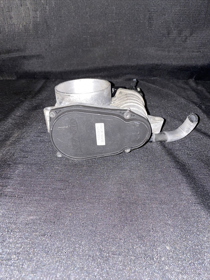 HYUNDAI Sonata Throttle Body Veracruz KIA Sedona Amanti 3.3-3.8L OE 35100-3C200