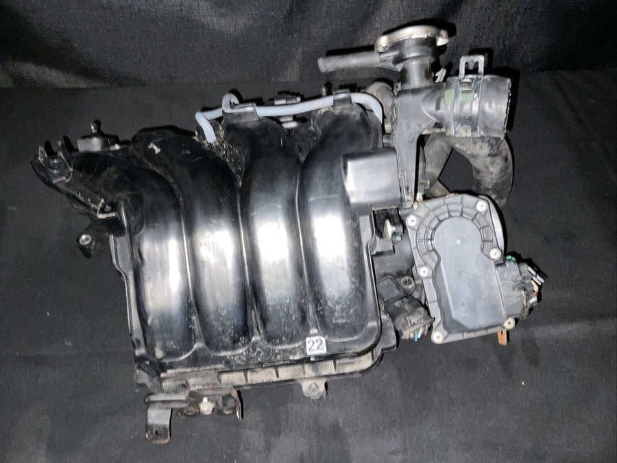 Hyundai Veloster Intake Manifold W/ Throttle Body 1.6L OEM 35100-2B300  (12-17)