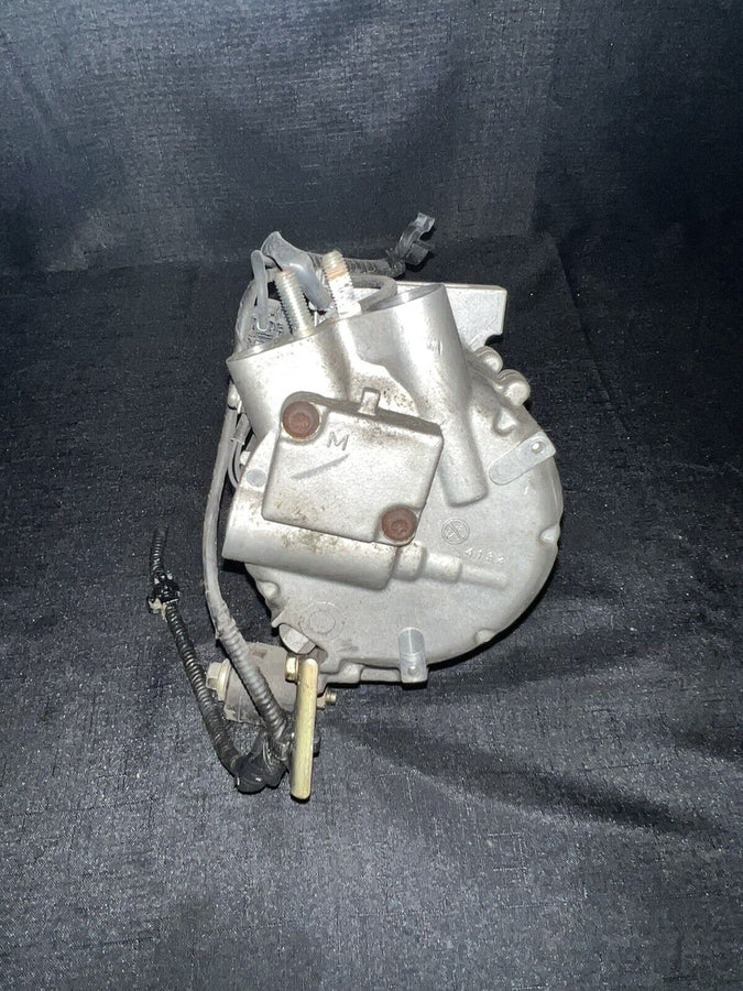 Nissan M35 A/C Compressor Oem 92600-EG00C Zexel 92600-EG00A 2006-2009