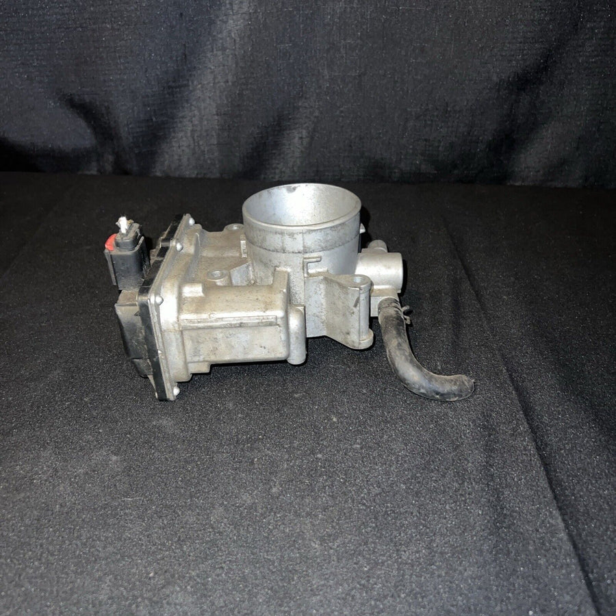 Mazda 3 Fuel Injection Throttle Body 2.0 L OEM (L3R413640) (06-13)