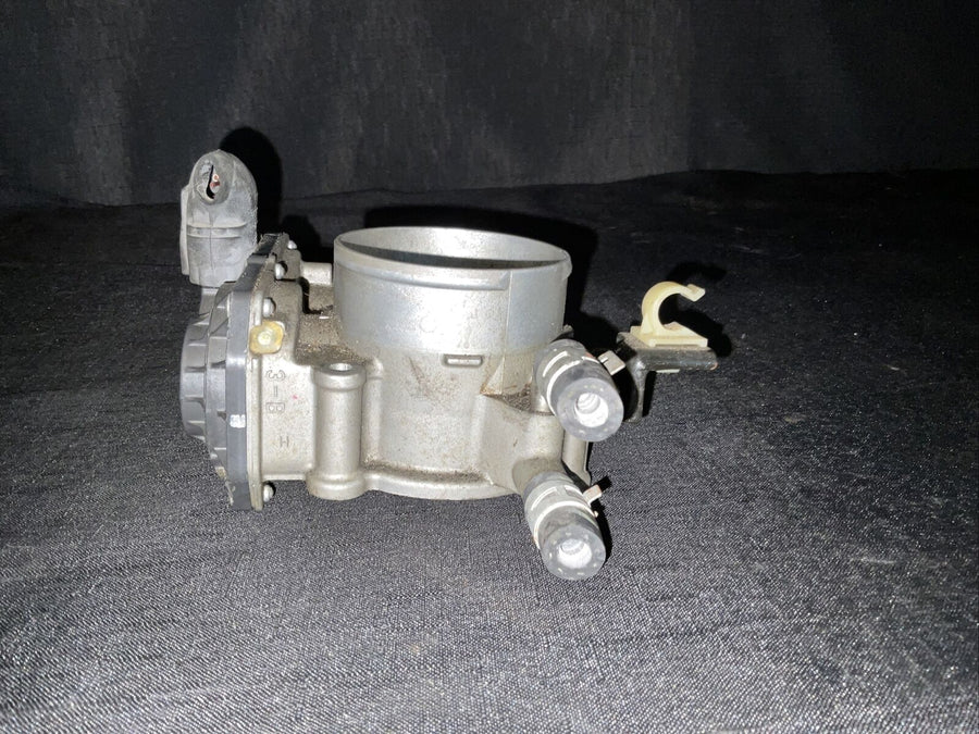 TOYOTA CAMRY FUEL INJECTION THROTTLE BODY OEM (22030-0V010) (2010- 2017)