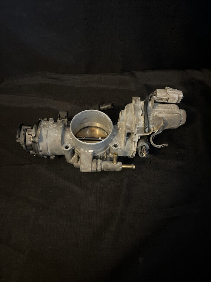 Toyota Landcruiser Throttle Body Assembly 4.7L w/motor OEM 22030-50142 (98-02)