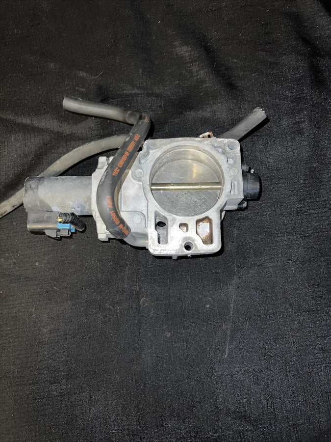 Chevrolet Silverado 1500 5.3L Throttle Body 2000-2001 OEM 17098019