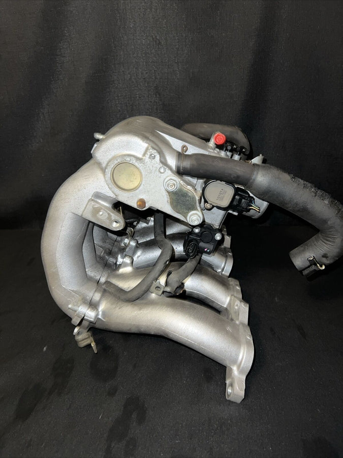 Toyota Tacoma Intake Manifold 2.7L & 2.4L W Throttle Body 00-04 (22210-75250) AT
