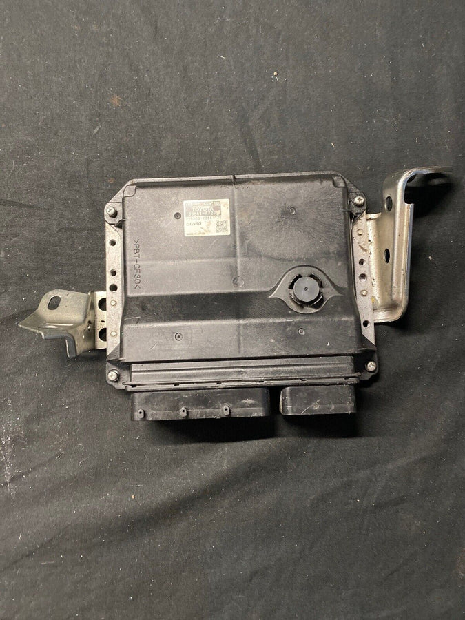TOYOTA PRIUS 1.8 Engine Control Module 2009-2013 OEM (275300-7384) 12V