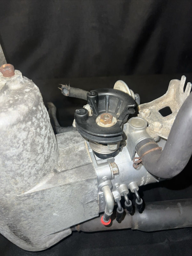 Toyota Tacoma Throttle Body 2.7L & 2.4L W  00-04 (22210-75250) AT OEM