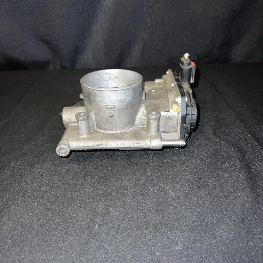 Mazda 3 Fuel Injection Throttle Body 2.0 L OEM (L3R413640) (06-13)