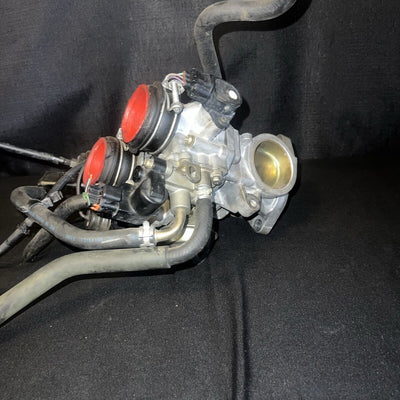 Toyota Avalon 3.0L Throttle Body 2000-2004 OEM 22210-0A110