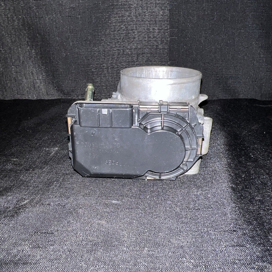 Toyota Land Cruiser Throttle Body 4.7L V8 (22030-50170) OEM 2002-2005