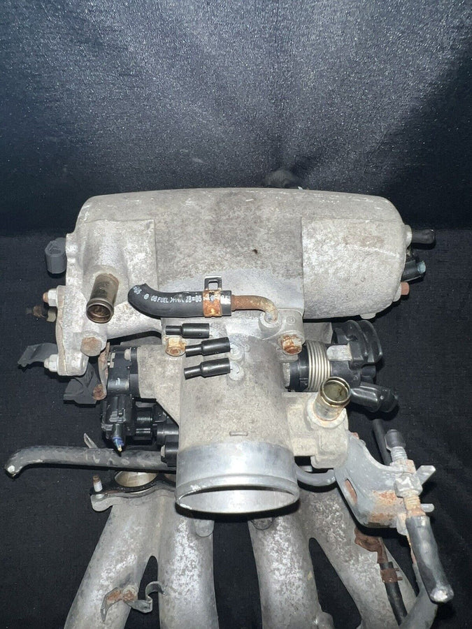 Toyota Tacoma 2.4L Throttle Body Assembly 22210-75240 Oem 2000-2004